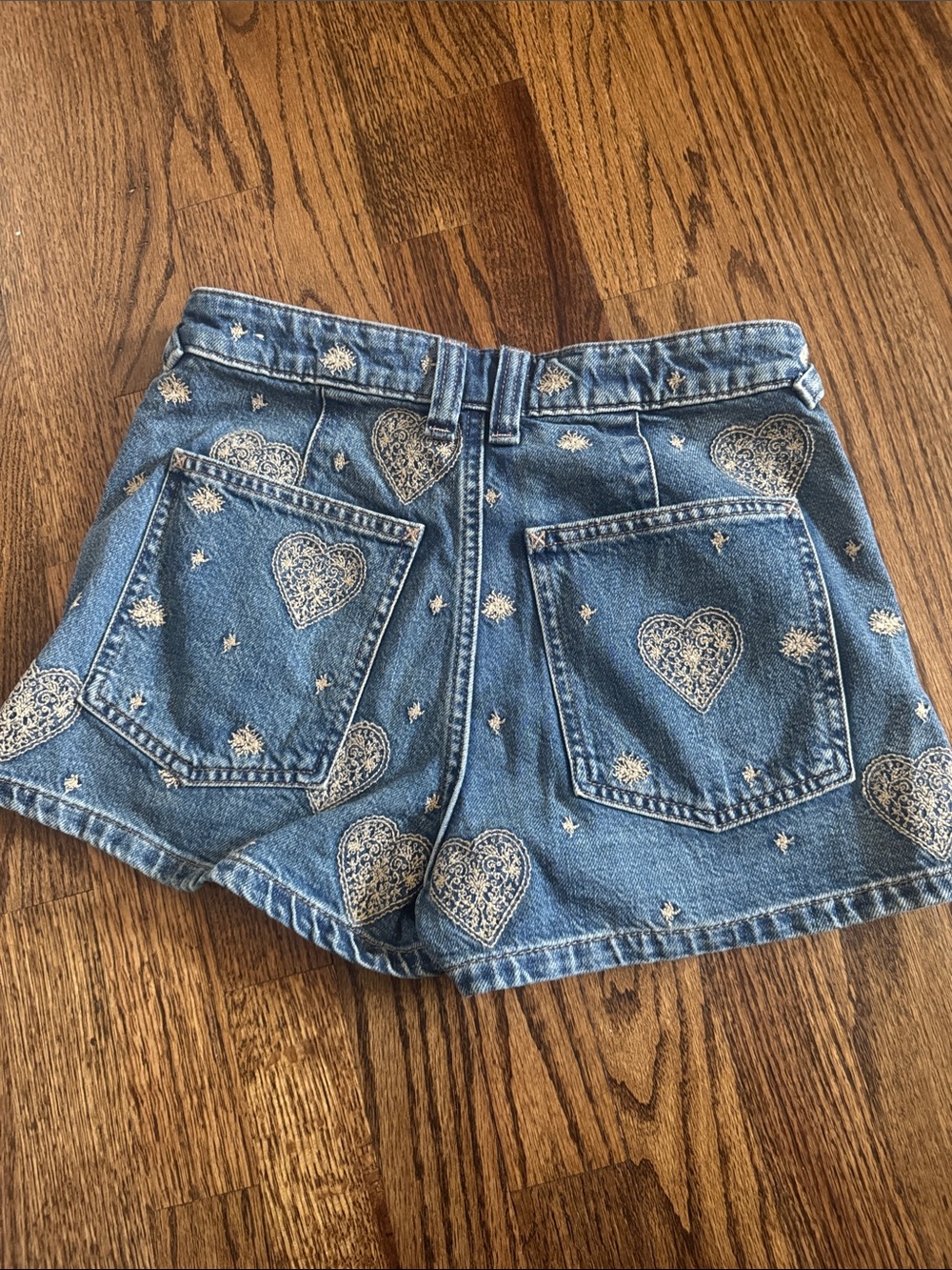 Free People Bettie Embroidered Denim Shorts NWOT - Picture 2 of 3
